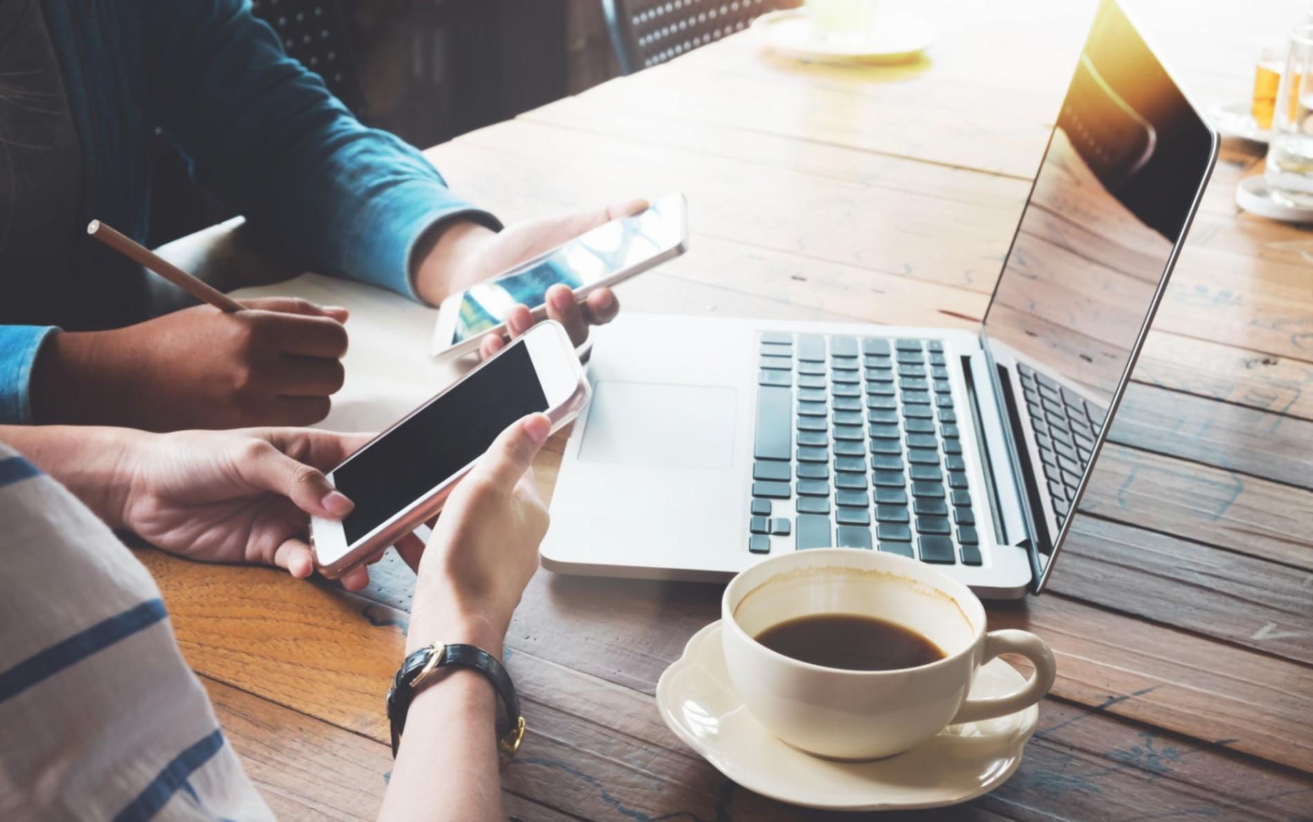 Grafice și analize despre impactul inflației asupra economiilor personale și strategii de protejare a banilor