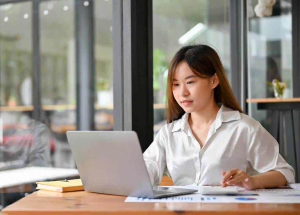 Impactul educației financiare asupra deciziilor economice informate